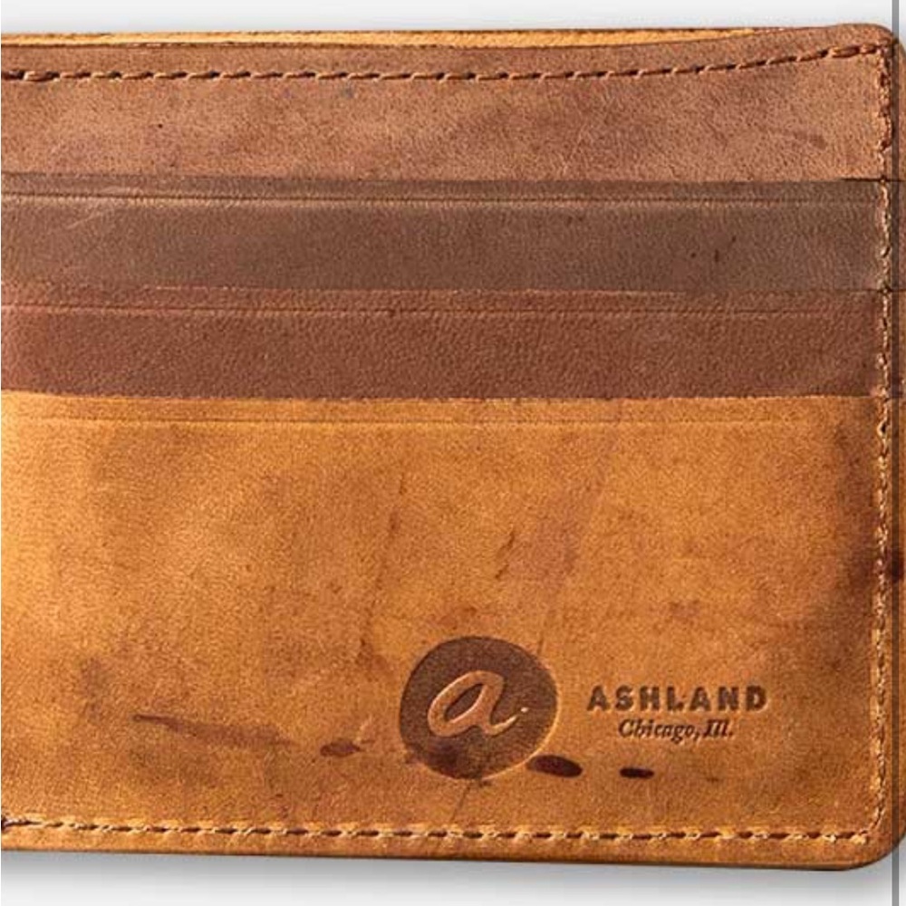 Genuine Men's Ashland Johnny the Fox Monogramed Tan Wallet - Picture 3 of 16
